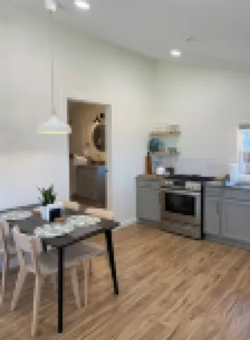 Charming 1-bedroom cottage with WiFi, AC in amazing San Antonio