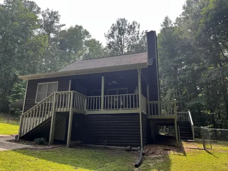 Secluded GA Cabin on 3 acres, 10 minutes from Historic Downtown Newnan, GA