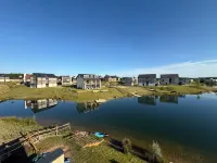 Still Waters Lakeside Retreat w t hot tub Slps 14