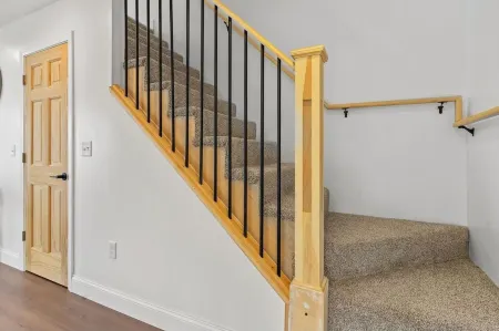 Welcome to the NEW Bristol RI Summer House, where comfort meets elegance. Отели в г. Бристоль