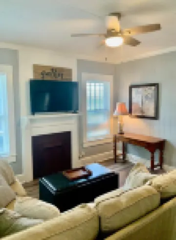 The Bungalow - Charming 3-bedroom house close to everything in Florence