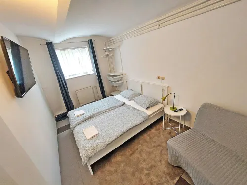 Beautiful Vila in Rožna dolina, fully renovated rooms Hotels in Roznik District