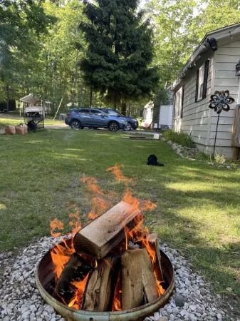 Cozy modern 4 bedroom, 10 min walk to beach & sunset