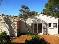 In Uzès, 93m² airco+private terrace, sw.-pool 9X9, WIFI, huge garden, very quiet