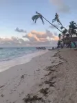 Luxurious Condo - Home Away from Home - 5 mins from beach!