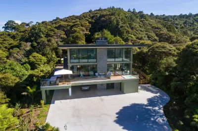 No.1 in far North Whangaroa Top Luxury- Cosy retreat "Kauri Hill Estate"  Lodge Các khách sạn ở 