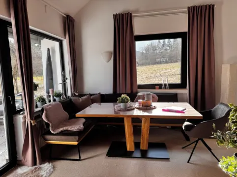 Neu und Liebevoll Eingerichtete Fewo am Skihang und Waldrand Nähe Willingen!