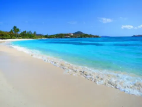 Generator! Private Pool Villa - Sapphire Beach 5min walk & Washer/Dryer WiFi 9 Hoteles en Santo Tomás