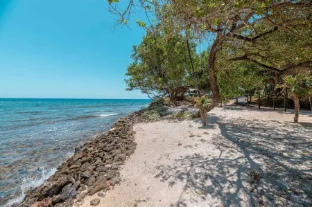 Villa Azul at Paradise Point Отели в г. First Bight