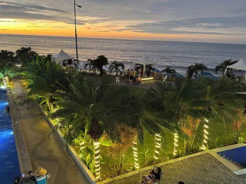 The ocean view condo Diamond Beach  2 bedroom with air and WiFi. 2 floor Hotels in Tonsupa