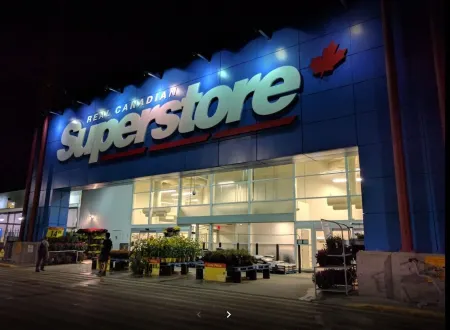 Marvelous  Bedroom House on Comdale Отели рядом с достопримечательностью «Университет Брендона»