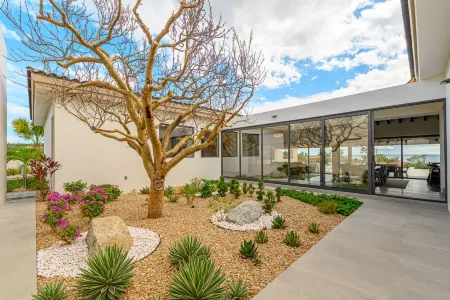 Casa Paz ~ Upscale Designer Retreat ~ Pool ~ Hot Tub ~ Ocean Views