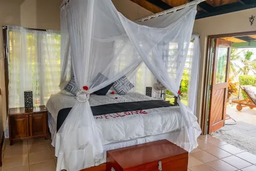 Vale Sekoula, Private Villa on the Ocean with Pool and Air Conditioning Các khách sạn ở Taveuni