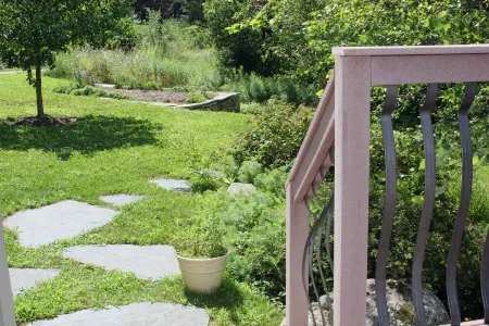 Modern & Large Oceanfront Home Close To Downtown And Amenities Отели в г. Waldo County