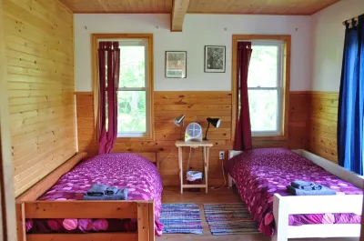 Rent Breton Cove Farmhouse - We are located on the Cabot Trail 닐 브룩 주변 호텔