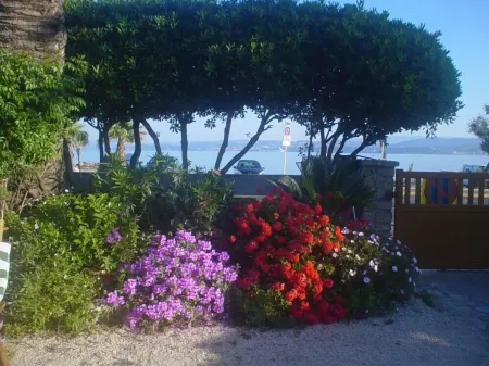 RENTAL VILLA SEASIDE BEACH FACING, PANORAMIC SEA Отели рядом с достопримечательностью «Parc Aventure de la Coudou»