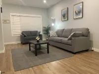 Luxurious 3 BR Villa with free parking - King Bed