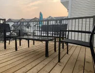 Luxurious 3 BR Villa with free parking - King Bed