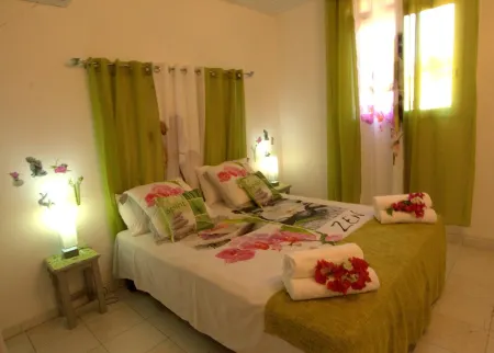 Nice F2 with terrace and private pool