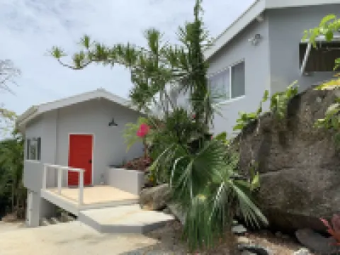 Waterfall Oasis - Ocean Views, Minutes to Magens Bay & Private Pool! โรงแรมใน