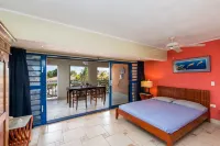 Spacious apartment,  lagoon view, minutes away from beach and town! 10% DISC