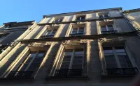 Exceptional Apartment in the Historic Center of la Rochelle Classified - Kitchens