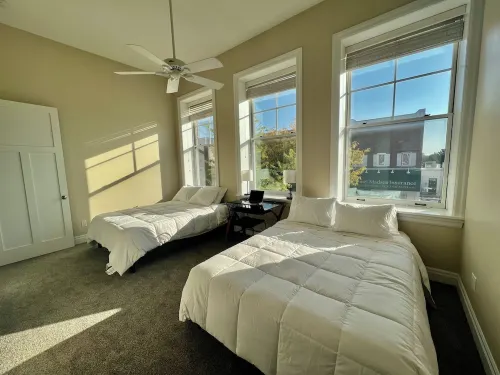 2 Bedroom Loft - Above Patton Diner - Downtown CF!