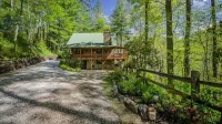 Beautiful Secluded Cabin with Creek and Mountain View , Pet Friendly Hotels near Bartram Trail: Wallace Branch to William's Pulpit