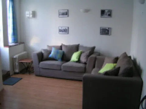 La Petite Boutique, 15thC stone cottage in medieval town, LOIRE VALLEY CASTLES 聖艾尼昂酒店