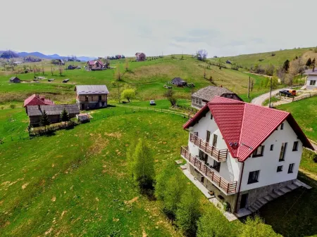 Monte Crai, your comfy nest in Transylvania, surrounded by mountains Отели в г. Ширня