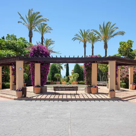 Exclusive 2BD Apartment Heated Pool Flamingos Golf
