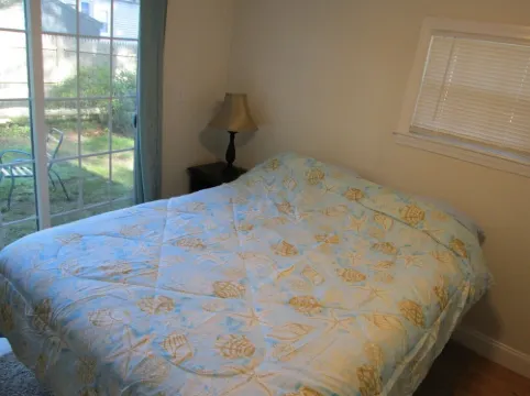 78 Seaview Ave, rear unit. Big Private Yard, 10 Minute Walk to Beaches!