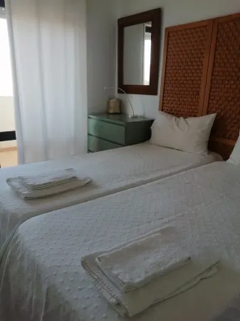 Praia da Rocha 2 bed flat- amazing view Отели рядом со станцией Portimao