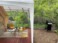 Serene Glamping: Nature & Retreat Hotels near Deer Creek Canyon Park