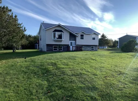 Cozy House in the Heart of Havre Boucher