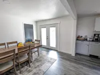 NEW! Pool House at Lake Mac Hotel di Ogallala