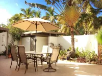 150 footsteps to the beach Hotels in Frydendal