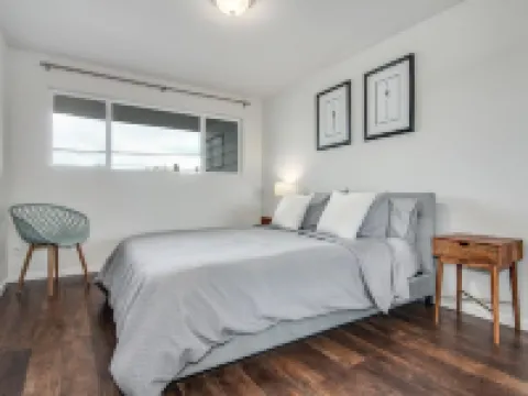 Downtown Kirkland - Luxury 3rd Street Retreat Hotels in Kirkland