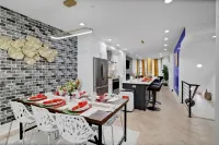 3-bedroom condo in charming Washington with AC, WiFi. Relax and enjoy