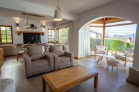 Cozy House Lake and Mountain View