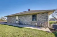 Private Patios & Sunset Views: Francesville Home Hotels in Pulaski County