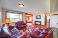 Private Patios & Sunset Views: Francesville Home Hotels in Pulaski County