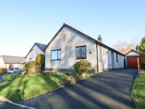 Bedfelltan Hotels in Llangelynin