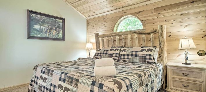 Hot Tub and Private Deck Rustic Pigeon Forge Cabin Hotels in Sevier County
