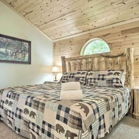 Furnished Deck & Grill: Rustic Pigeon Forge Cabin
