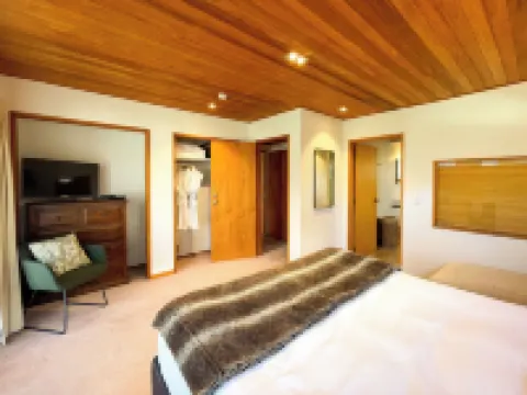 Glenorchy Lake House Hotels in Glenorchy