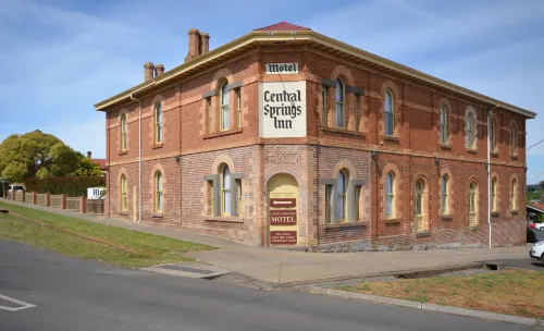 Central Springs Inn - breakfast