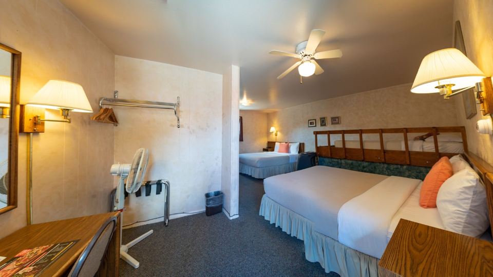 Triangle Motel