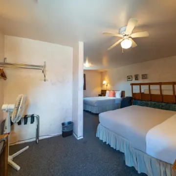 Triangle Motel