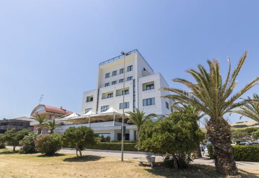 호텔 로열 페르모의 럭셔리한 객실 내부